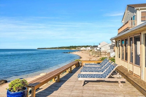 Beachfront Greenport Villa
