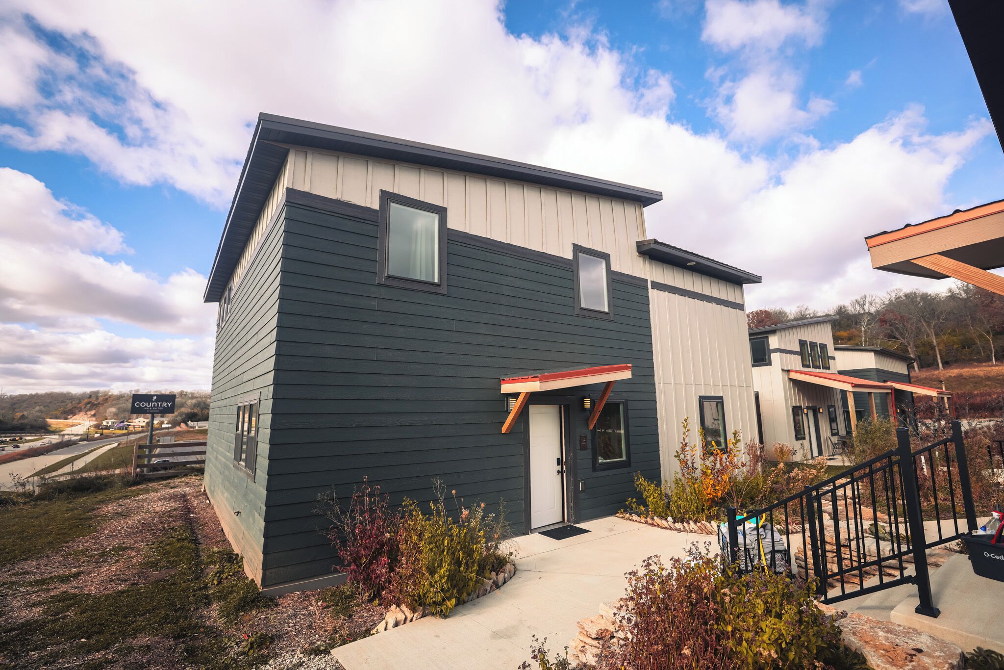 Deluxe Cabin | Premium bedding, pillowtop beds, individually decorated