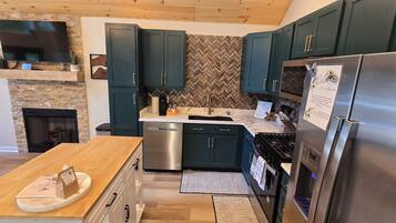 Micro-ondes, four, plaque de cuisson, lave-vaisselle