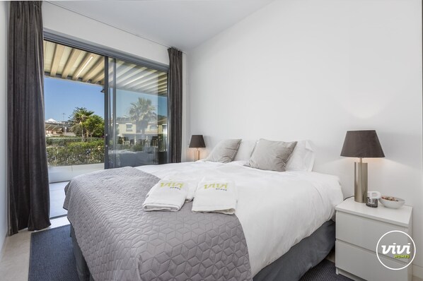 2 bedrooms, in-room safe, iron/ironing board, WiFi (free) - Choco | Pool - Frontline Beach - plunge pool (Torremolinos)