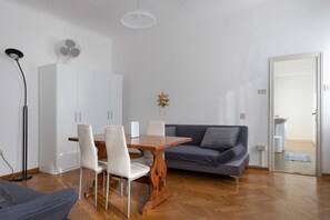 Panoramic Apartment | Living room | Flat-screen TV, Netflix, streaming services - VISTA&CAPRICCIO (Trieste)