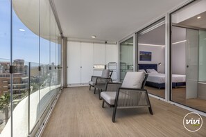 2 室のベッドルーム、セーフティボックス (室内)、アイロン / アイロン台、WiFi (無料)