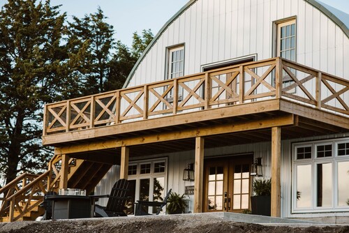 Farm Stay-Whole barn rental- Feathered Acres Learning Farm + Inn