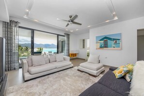 Living area - Acqua turquoise ocean views (Simpson Bay)