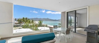 Acqua turquoise ocean views