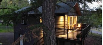 White Salmon Retreat (Brand New,Pets👍, EV Charger)