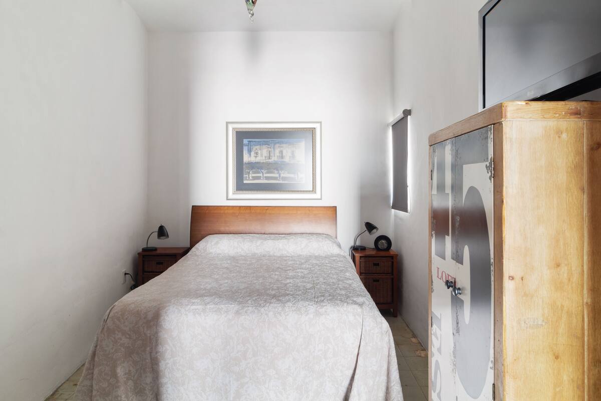 1 bedroom, iron/ironing board, free WiFi