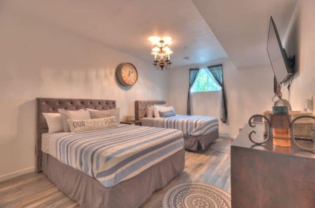 5 soverom, strykejern/-brett, reiseseng for barn og wi-fi (inkludert)