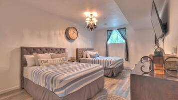 5 soverom, strykejern/-brett, reiseseng for barn og wi-fi (inkludert)