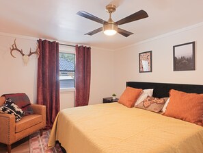 3 bedrooms, travel cot, free WiFi, bed sheets