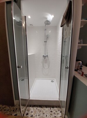 Hair dryer, towels
