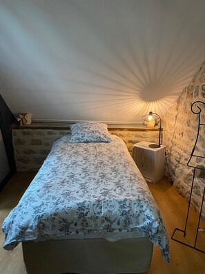 3 bedrooms, iron/ironing board, WiFi, bed sheets - Gîte en Plein Coeur de la Suisse Normande, Idéalement Situé (Clécy)
