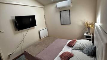 1 bedroom, iron/ironing board, travel crib, free WiFi