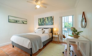 1 quarto, escrivaninha, Wi-Fi, roupa de cama