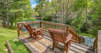 Cozy Cabin #2 - Sleeps 6 - Full kitchen + fireplace - between Boone & Blowing Rock NC