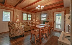 TV, fireplace, DVD player, table tennis - Cozy Lakeside Cabin #14 - Sleeps 6 - Full kitchen + fireplace - between Boone & Blowing Rock NC (Blowing Rock)