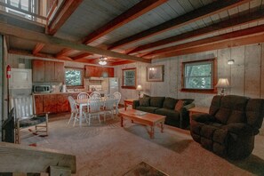 TV, fireplace, DVD player, ping pong - Cozy Cabin #29 - Sleeps 6 - Full kitchen + fireplace - between Boone & Blowing Rock NC (Blowing Rock)