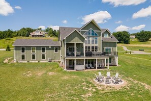 Exterior - Luxury Deep Creek Lake House w/ Pool & Theater (Deep Creek)