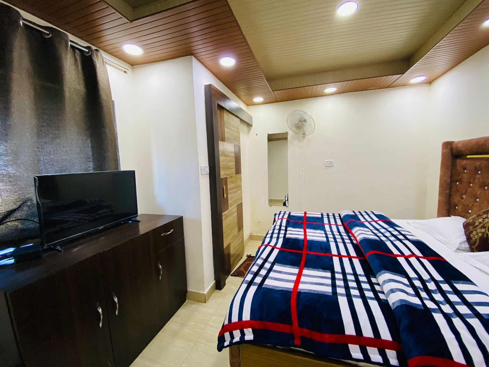 4 soverom, strykejern/-brett, wi-fi og sengetøy