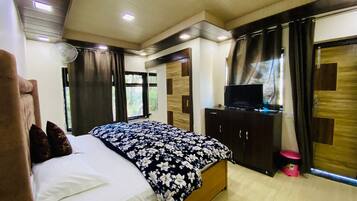 4 多间卧室、熨斗/熨衣板、WiFi、床单