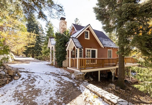 Hideaway - Gingerbread Gardens