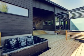 Terrace/patio - Villa Eslahti - Seafront/Jacuzzi (Porvoo)