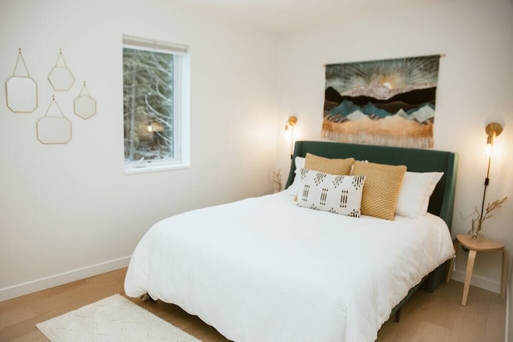 Upscale 4BR Red Mountain Rossland Vrbo