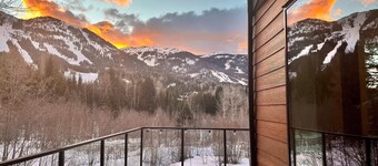 Upscale 4BR @ Red Mountain