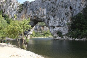 Enceinte de lâhĂ©bergement