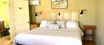 The King Suite At Casa Hermosa, Gaze At Sleeping Lion Mountain From Your Porch!