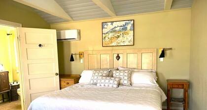 The King Suite At Casa Hermosa, Gaze At Sleeping Lion Mountain From Your Porch!