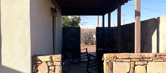 The King Suite At Casa Hermosa, Gaze At Sleeping Lion Mountain From Your Porch!