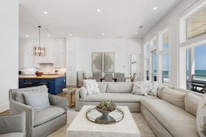 Smart TV, books - Beachfront, private pool, with luxury accommodations on this peaceful beach! (Saint George Island)