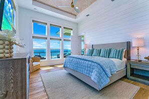 6 chambres, bureau, fer et planche à repasser, lit parapluie