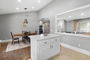 Interior - Private Pool & garden in Chino, CA  (Chino)