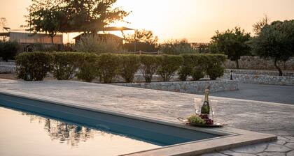 Alkistis Cottage House, shared Pool, special Bbq, Garden, close to Sandy Beach