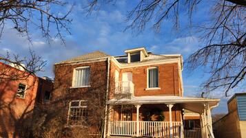 Overnatningsstedets facade