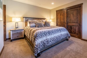 3 soverom, strykejern/-brett, wi-fi og sengetøy