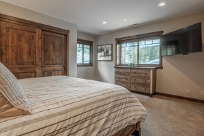 3 habitaciones, tabla de planchar con plancha, wifi y ropa de cama 