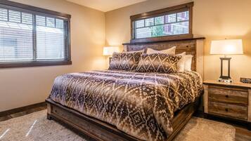 3 habitaciones, tabla de planchar con plancha, wifi y ropa de cama