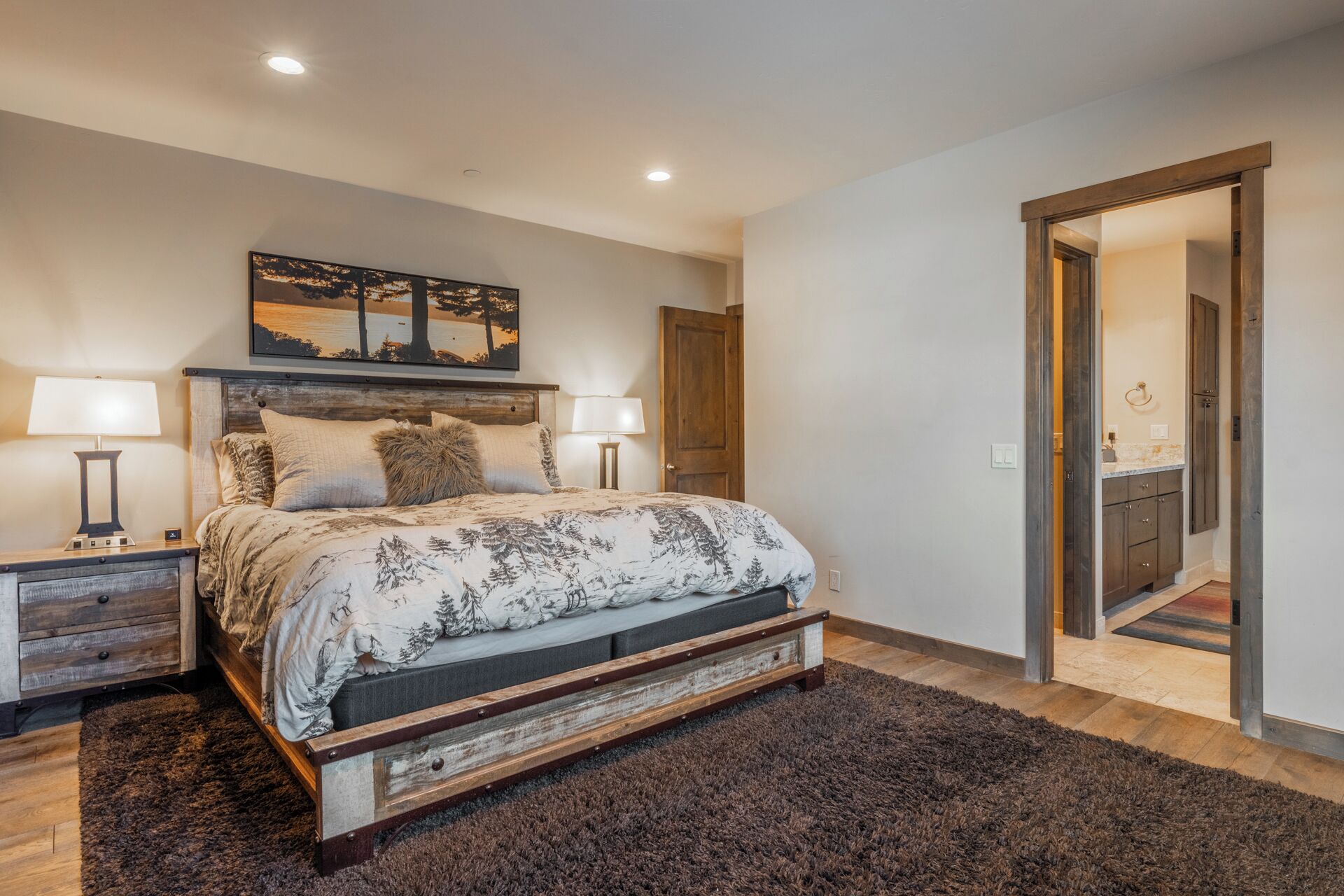 3 soverom, strykejern/-brett, wi-fi og sengetøy