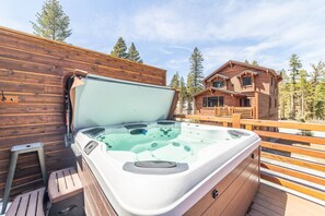 Baignoire à remous extérieure