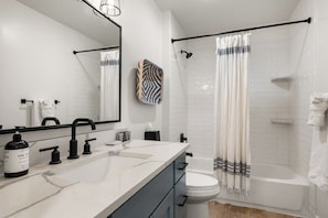 Condo | Bathroom