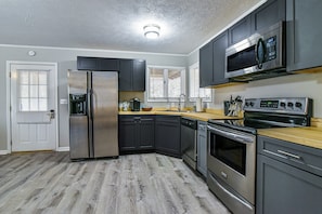 Family House | Private kitchen | Paper towels - Pinners Compound- 4 BR hot tub fire pit (Asheville)