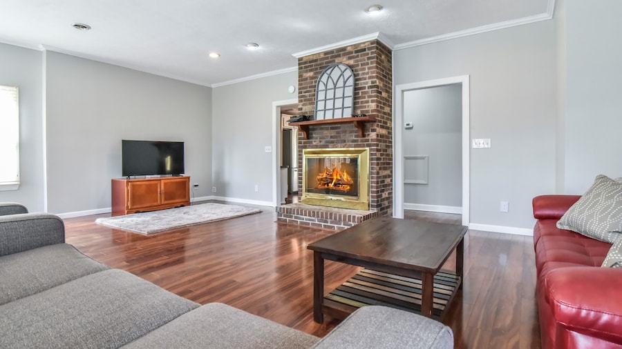 Pinners Compound- 4 BR hot tub fire pit