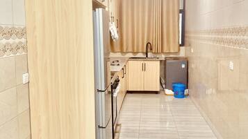 Fridge, microwave, oven, coffee/tea maker