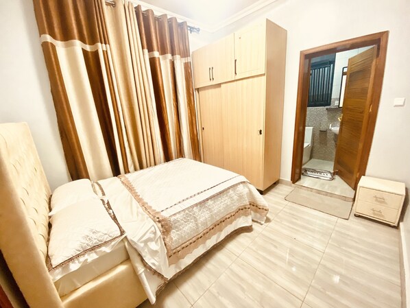 2 bedrooms, iron/ironing board, free WiFi, bed sheets