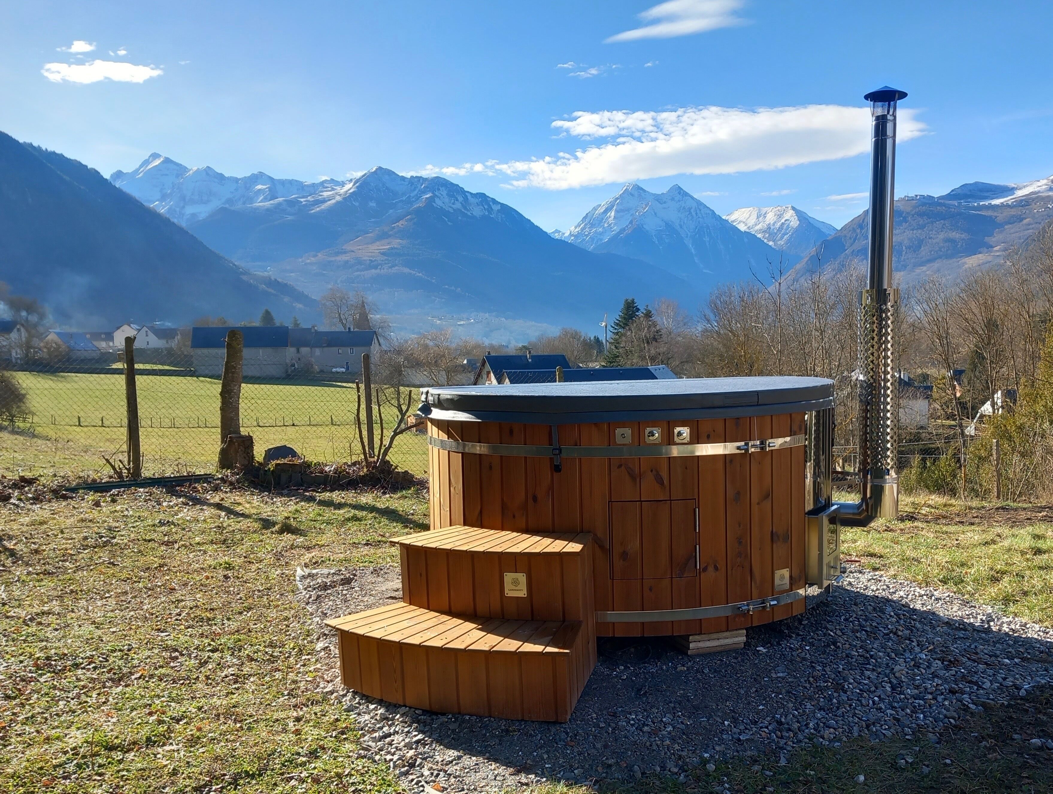 Bain à remous extérieur
