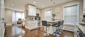 Hidden Gem 2 BR/1BA near Zoo 3 mil downtown Fenway