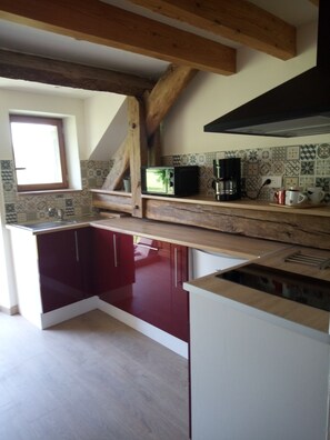 冰箱、微波炉、烤箱、炉灶